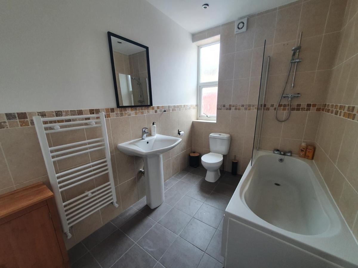 One Bed Apartment With Sofa Bed Лландидно Экстерьер фото